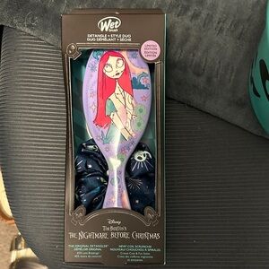 Nightmare before Christmas brush and scrunchie NEW